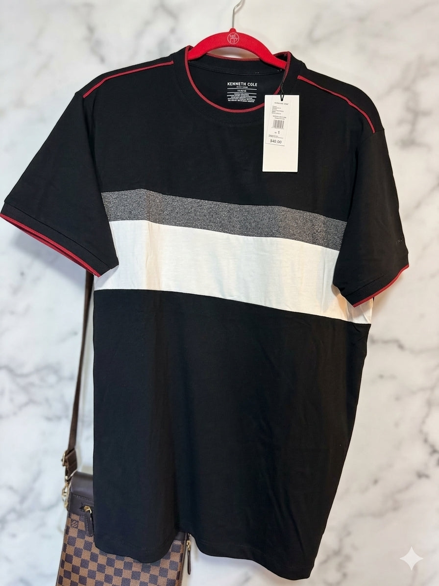 Camiseta Kenneth Cole New York con Bloques de Color y Ribete Rojo