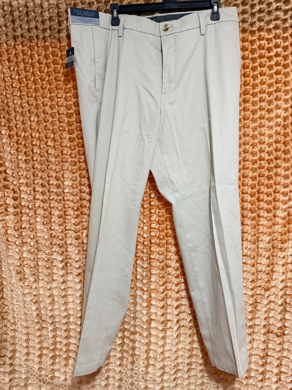 Pantalones de Vestir Dockers para Hombre – Khaki con Cintura Flex Comfort
