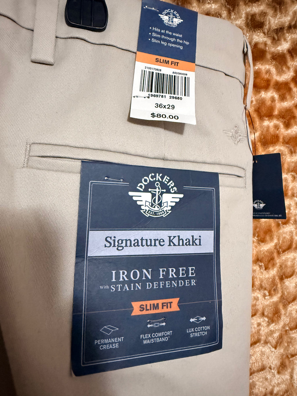 Pantalones de Vestir Dockers para Hombre – Khaki con Cintura Flex Comfort
