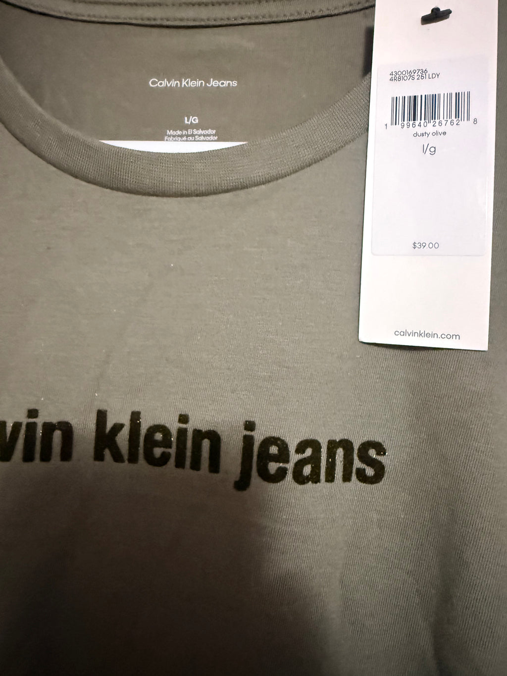 Playera Calvin Klein Jeans Clásica con Logo – Verde Olivo
