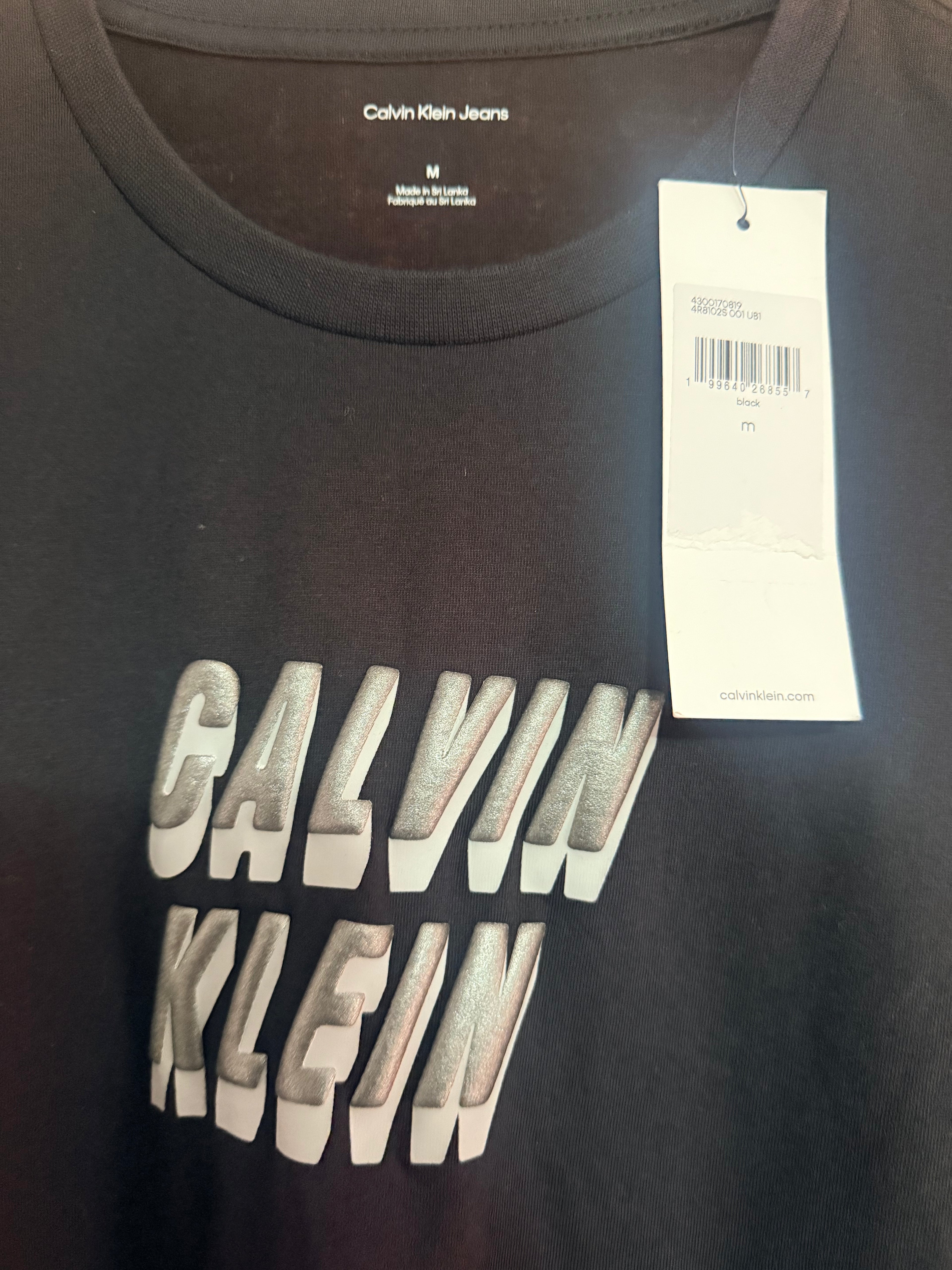 Camiseta Calvin Klein Jeans de Hombre con Logo 3D Distorsionado – Negra