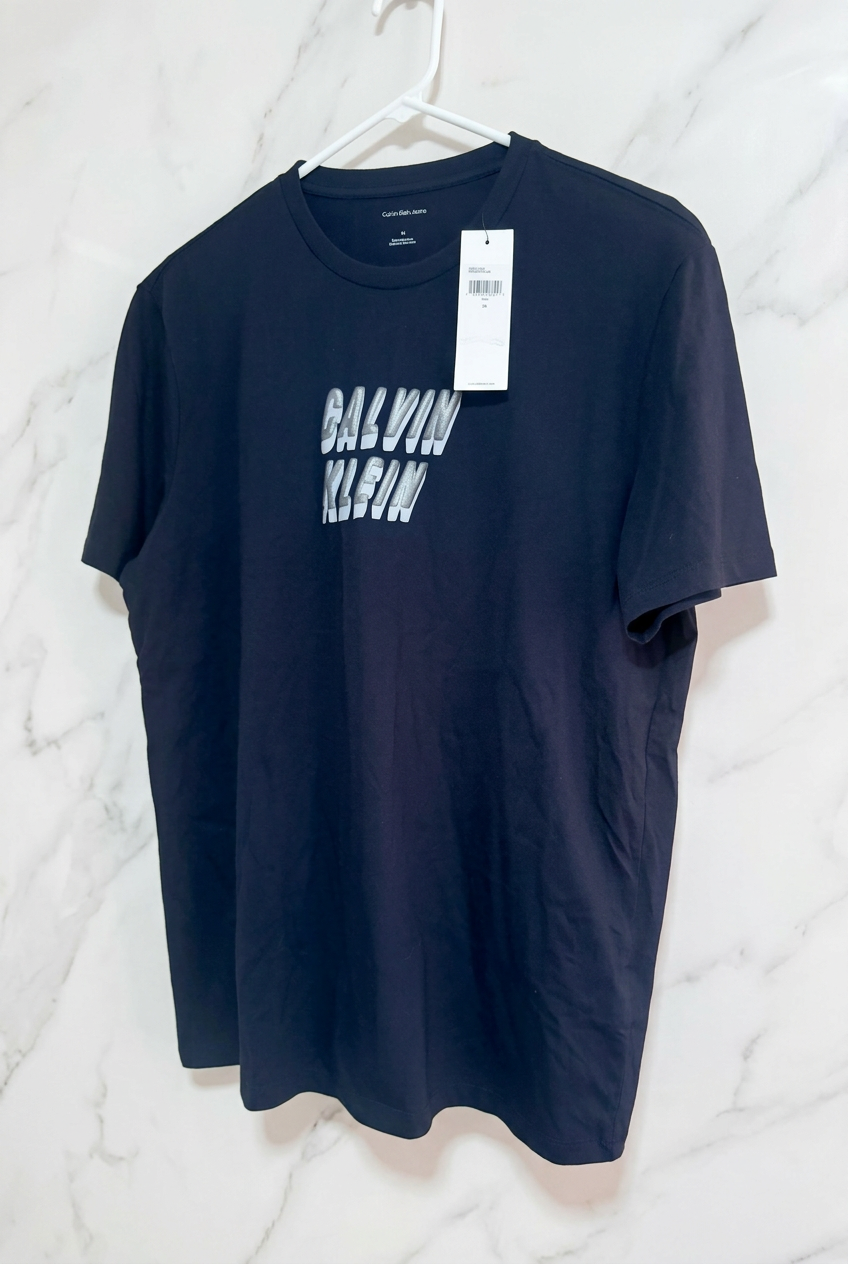 Camiseta Calvin Klein Jeans de Hombre con Logo 3D Distorsionado – Negra